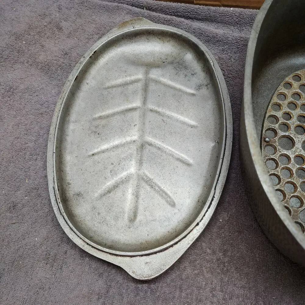Vintage hammered roaster HomeWare HAB Co. Ohio pot with lid and insert U